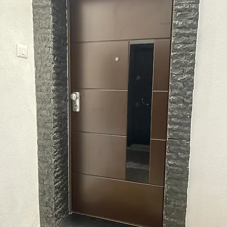 アパート Leonard's