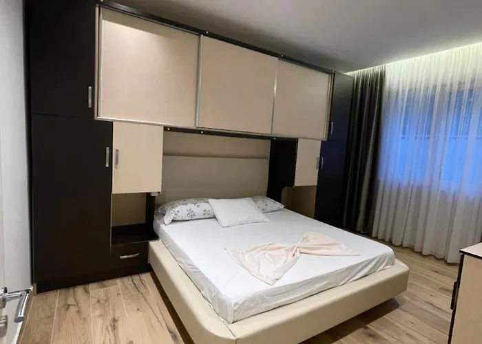 アパート Leonard's *